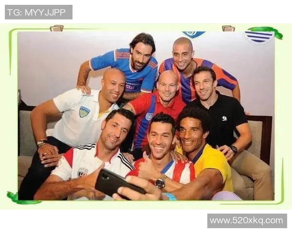 老牌足球明星重返赛场展现风采引发球迷热烈追捧