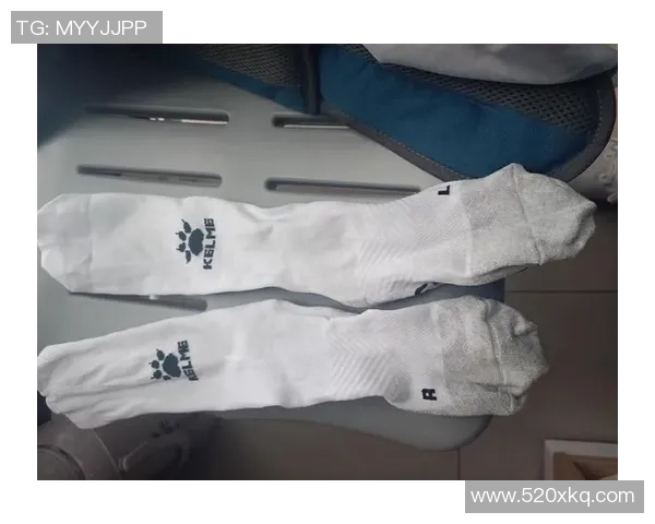 提升运动表现的秘密武器足球袜胶的多重功能与使用技巧解析